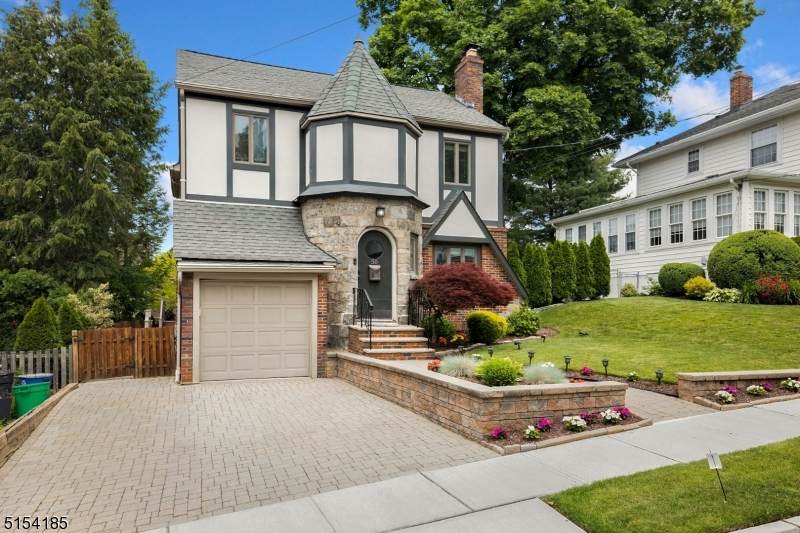 50 Evelyn Pl - Photo 1