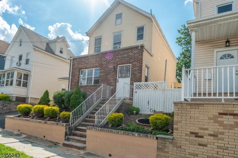 385 Elm St - Photo 1