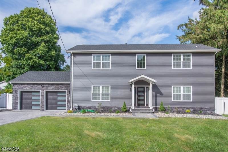 11 Larsen Dr - Photo 1