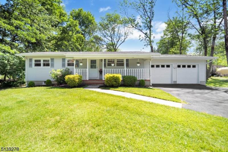 25 Maple Ave - Photo 1