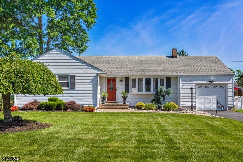 121 Clifford St - Photo 1