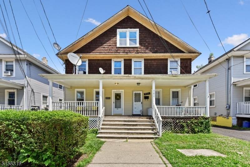318 East St - Photo 1