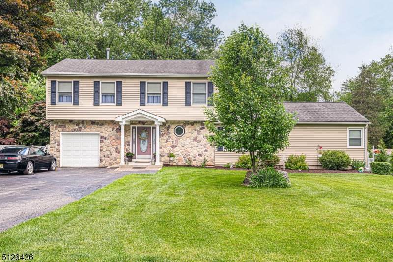 112 Overlook Rd - Photo 1