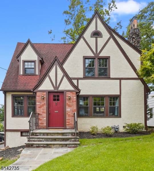88 Pine St - Photo 1