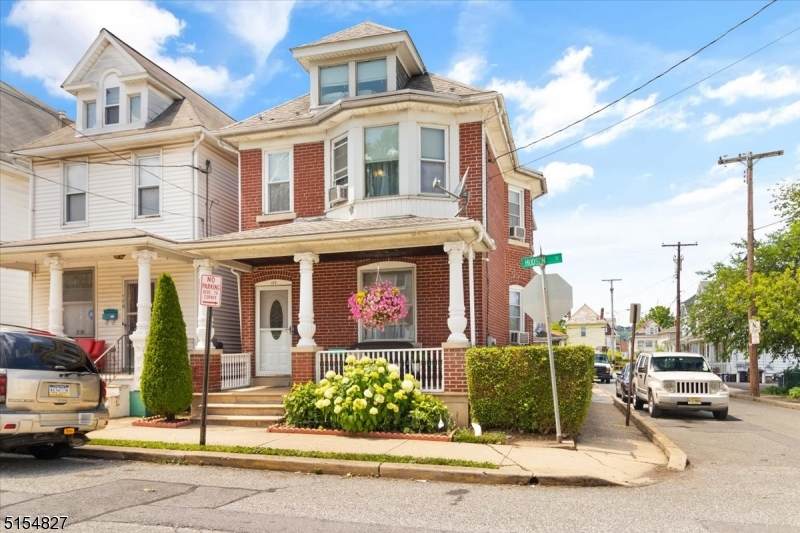 177 Hudson St - Photo 1
