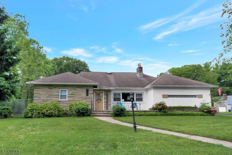 135 Spring Garden St - Photo 1