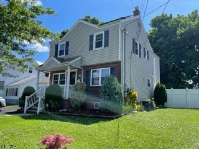 566 Boulevard - Photo 1