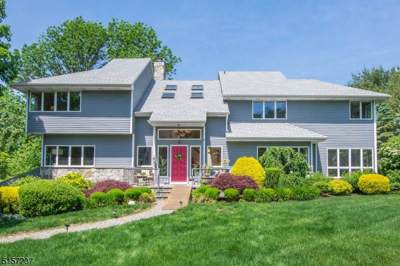 4 Chadwick Ct - Photo 1