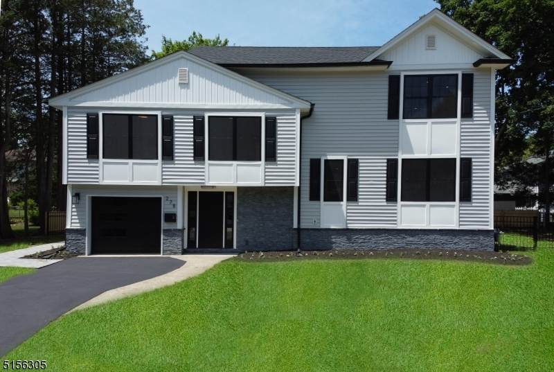 278 Jeffer St - Photo 1