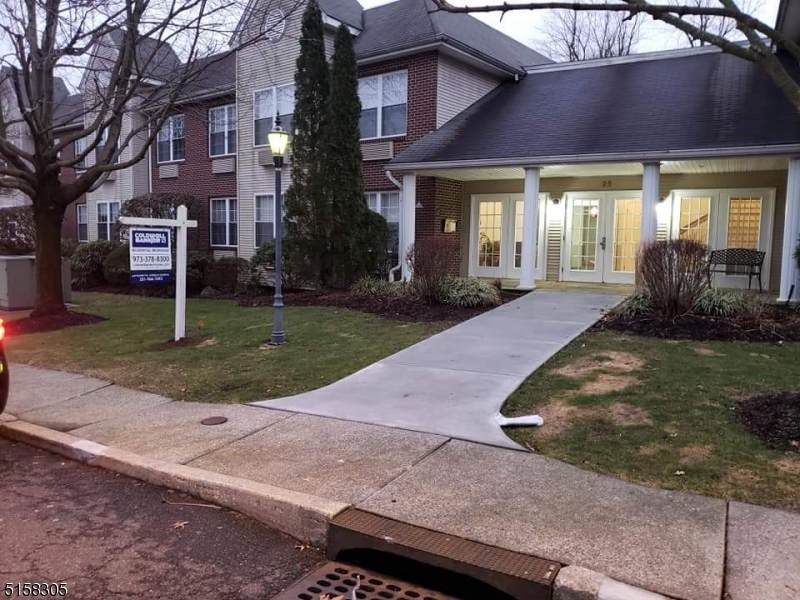 25 Crest St - Photo 1