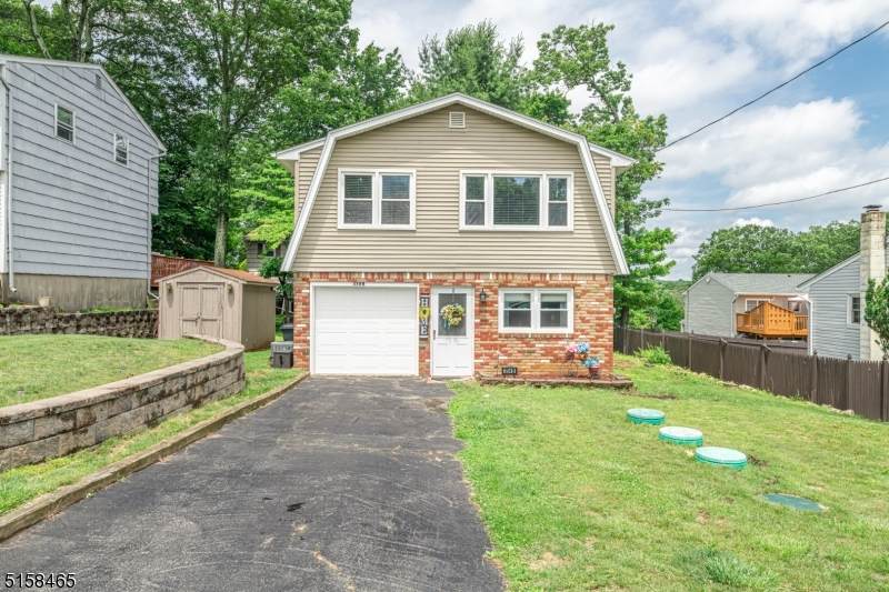 354 Dupont Ave - Photo 1