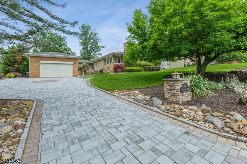 49 Grandview Ave - Photo 1