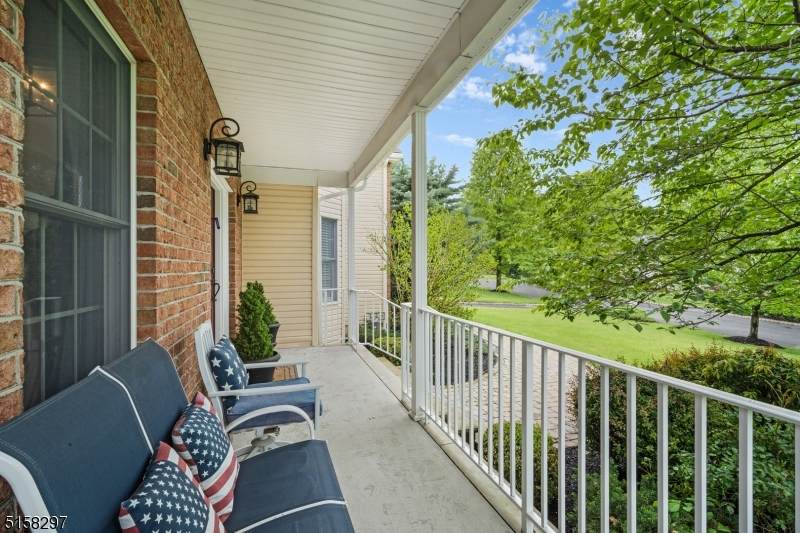 60 Laura Dr - Photo 1