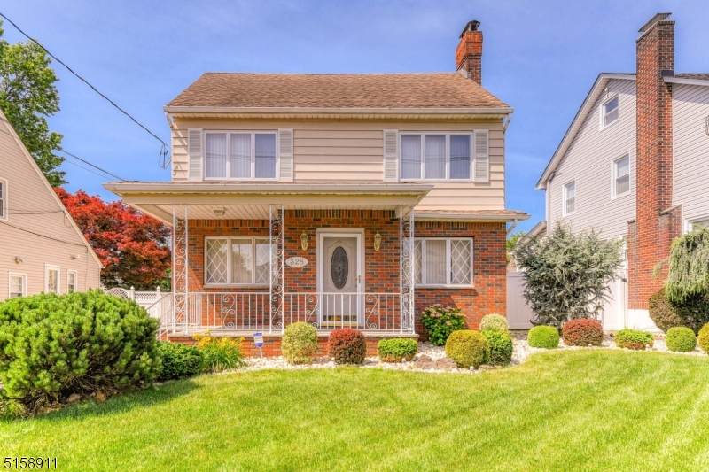 328 Bender Ave - Photo 1