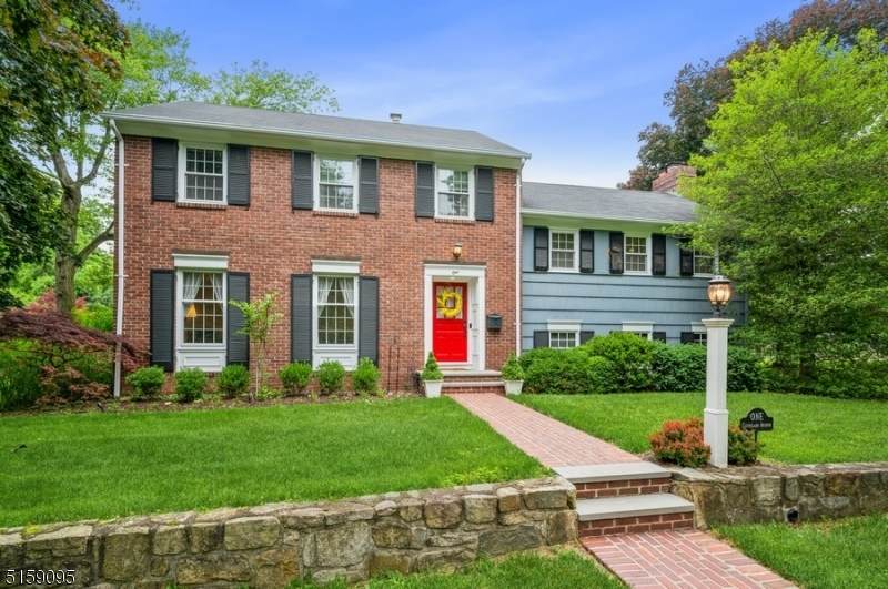 1 Cleveland Ave - Photo 1
