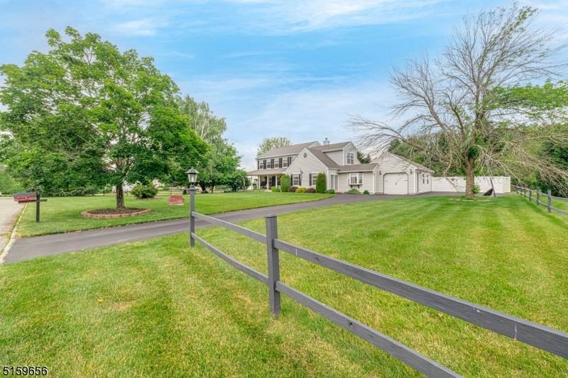 5 Red Barn Dr - Photo 1
