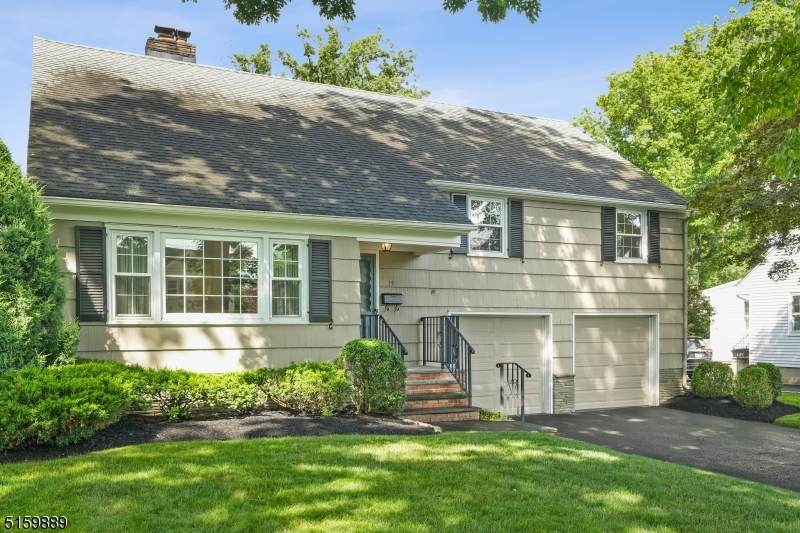 14 Knollwood Ave - Photo 1