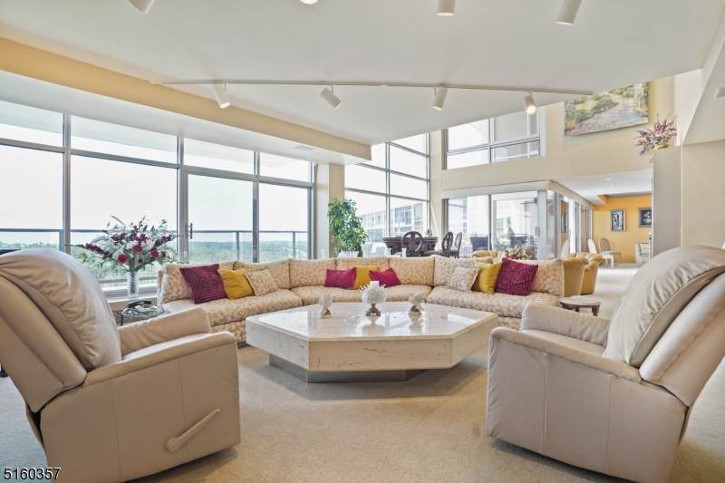 1 Claridge Dr - Photo 1