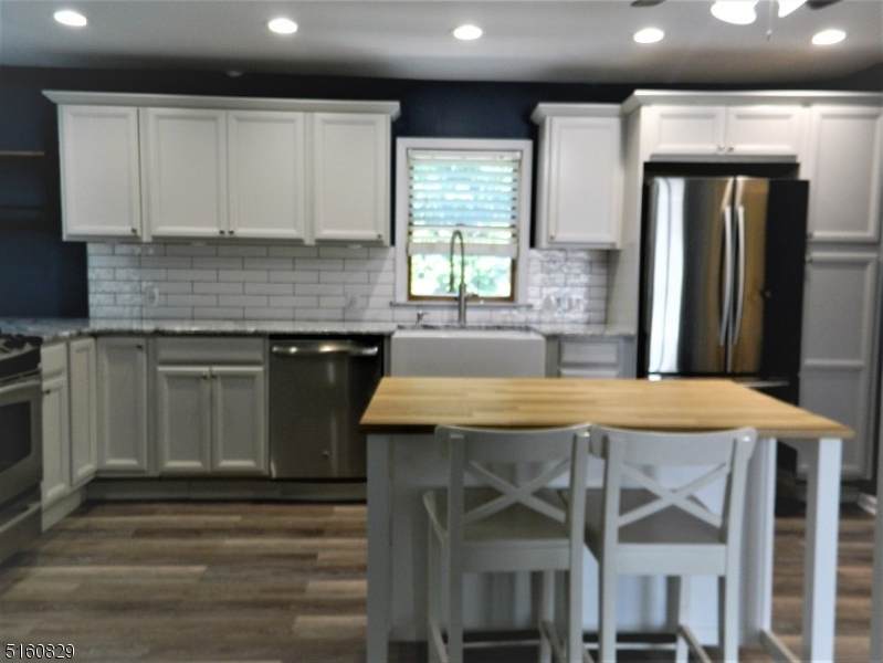 270 W Warren St - Photo 1