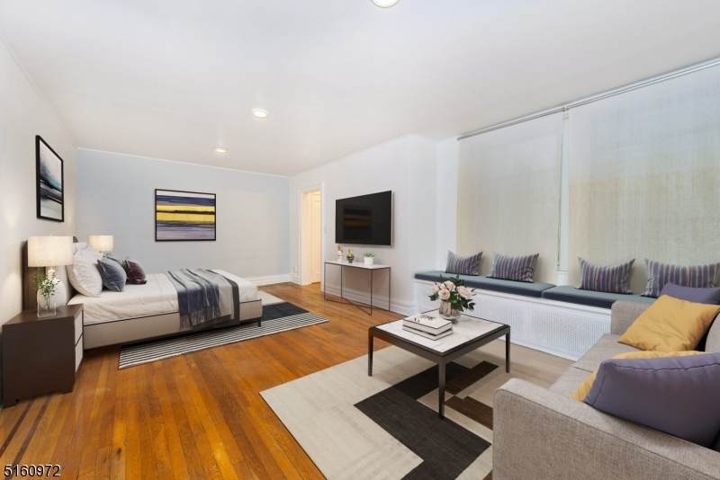 56 Glenwood Ave - Photo 1