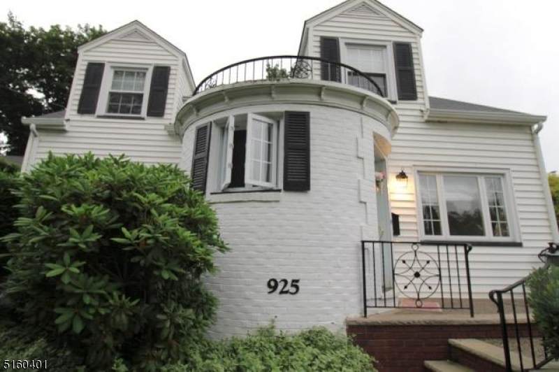 925 Lincoln Ave - Photo 1