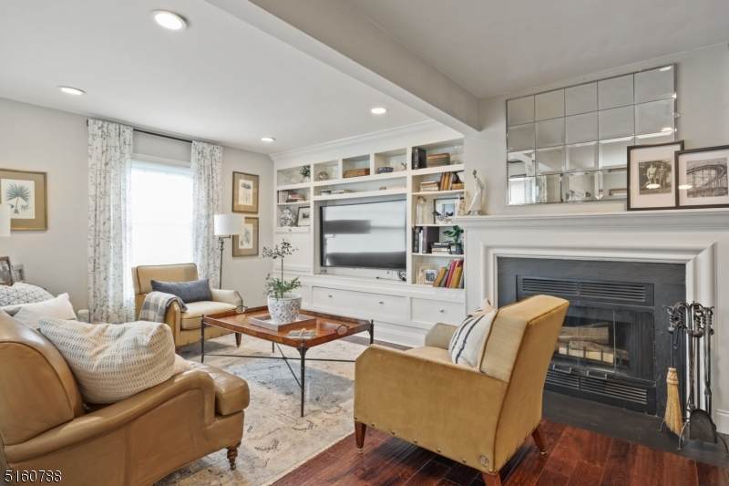 27 Pellinore Ln - Photo 1