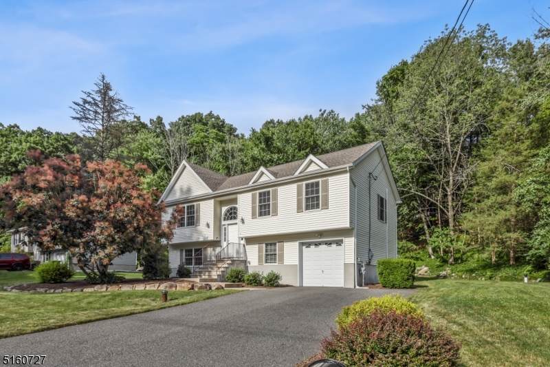 3 Fountain Dr - Photo 1