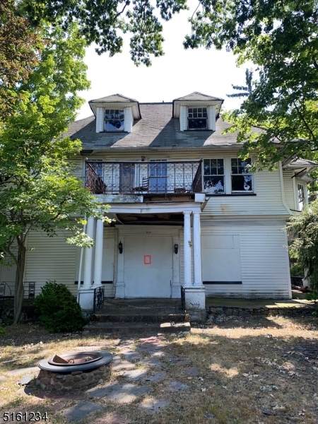 212 Elwood - Photo 1