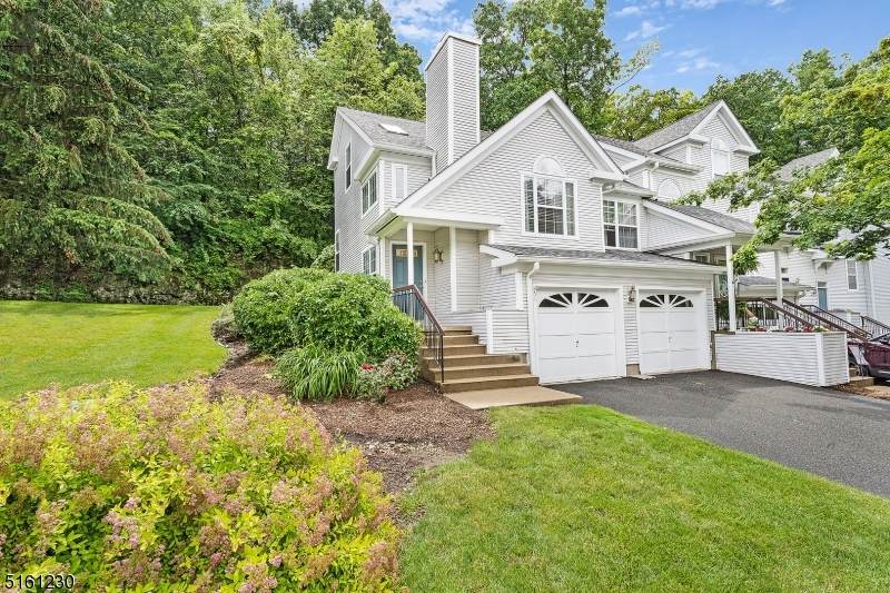 51 Rushmore Ln - Photo 1