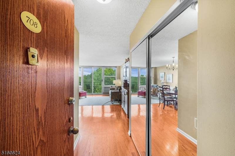 300 Main St - Photo 1