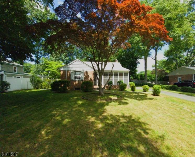 1283 Rahway Ave - Photo 1