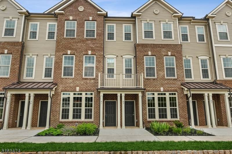81 Robeson St - Photo 1