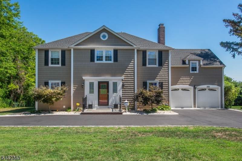 385 Grove St - Photo 1
