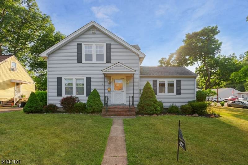 421 N Lincoln Ave - Photo 1