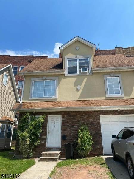 204 N Walnut St - Photo 1
