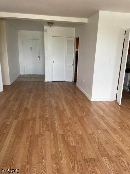 276 Prospect St - Photo 1