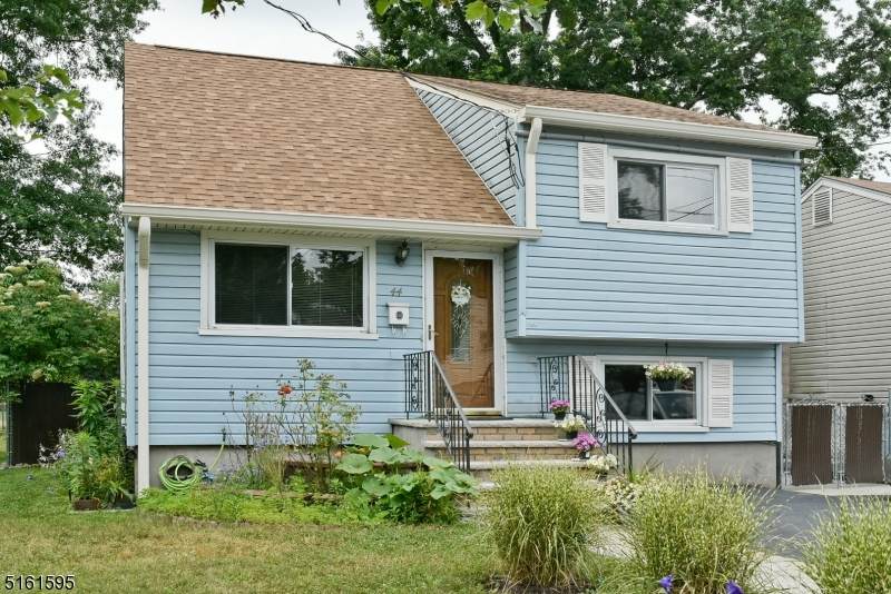 44 Carlson Pl - Photo 1