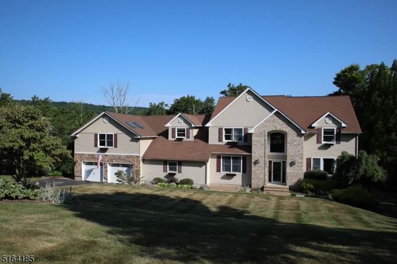 12 Forest Ridge Ter - Photo 1