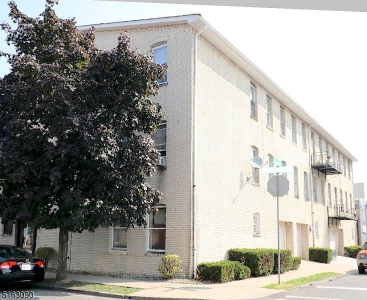 316 Jefferson St - Photo 1