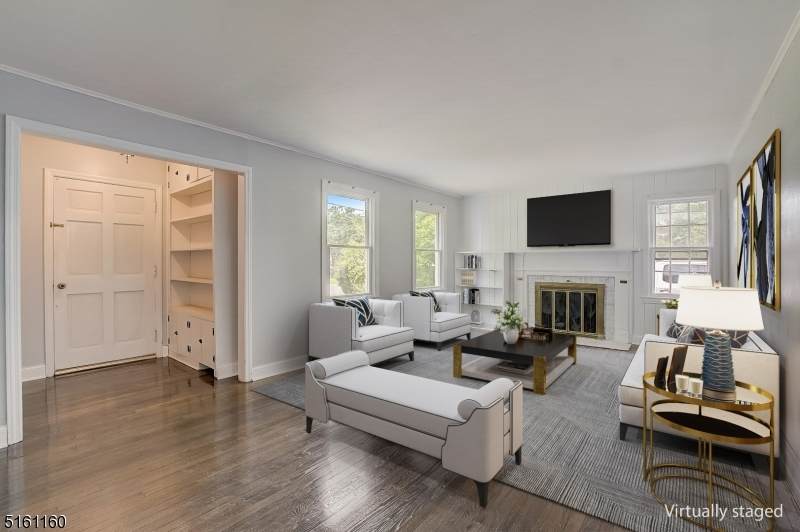 8 Olcott St - Photo 1