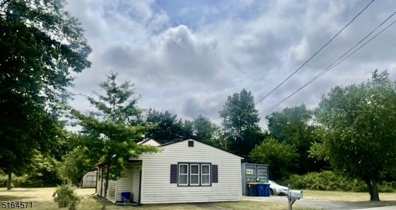 275 Girard Ave - Photo 1