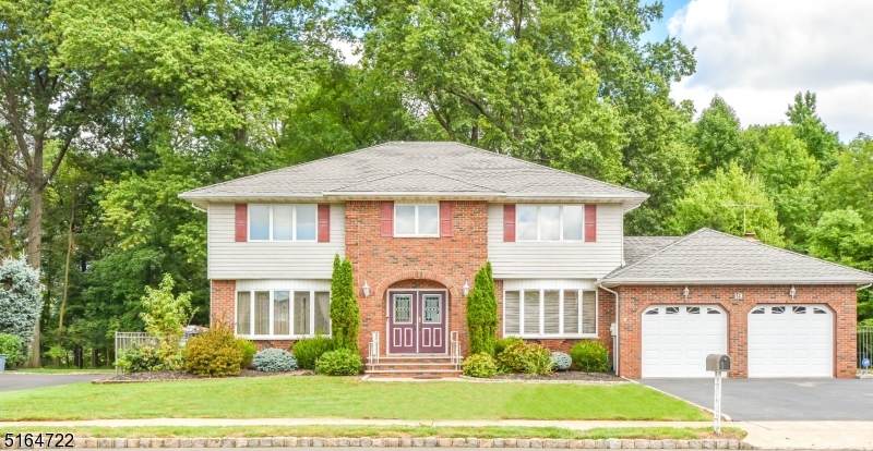 19 Ginesi Dr - Photo 1