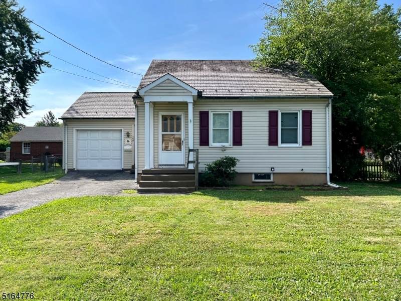 154 Aurora St - Photo 1