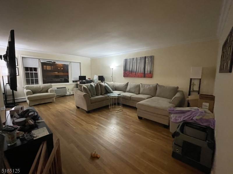 565 Grove St F-13 - Photo 1