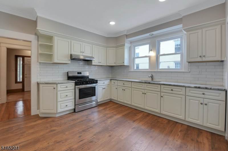 10 Altamont Ct - Photo 1