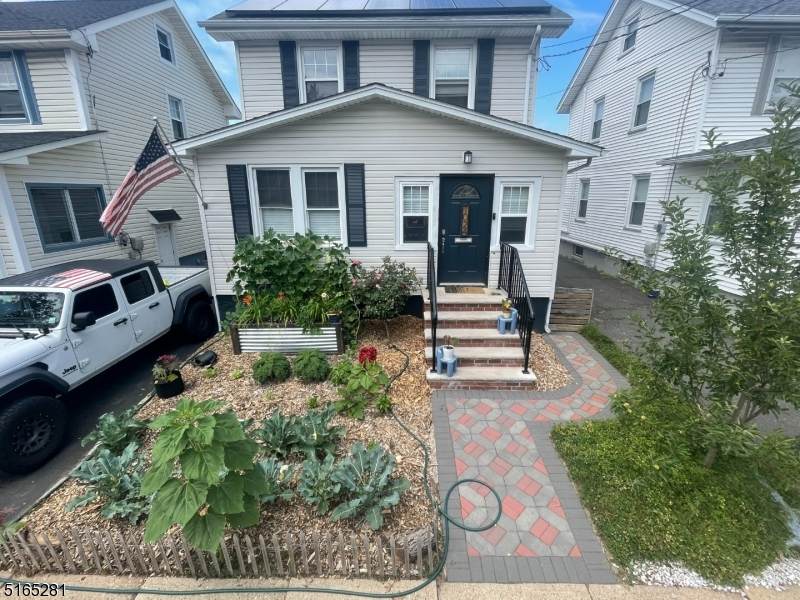 1024 Warren Ave - Photo 1