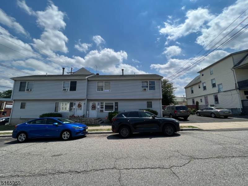 374 Getty Ave - Photo 1