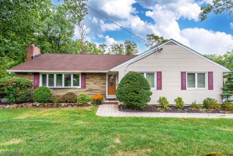 17 Knollwood Dr - Photo 1