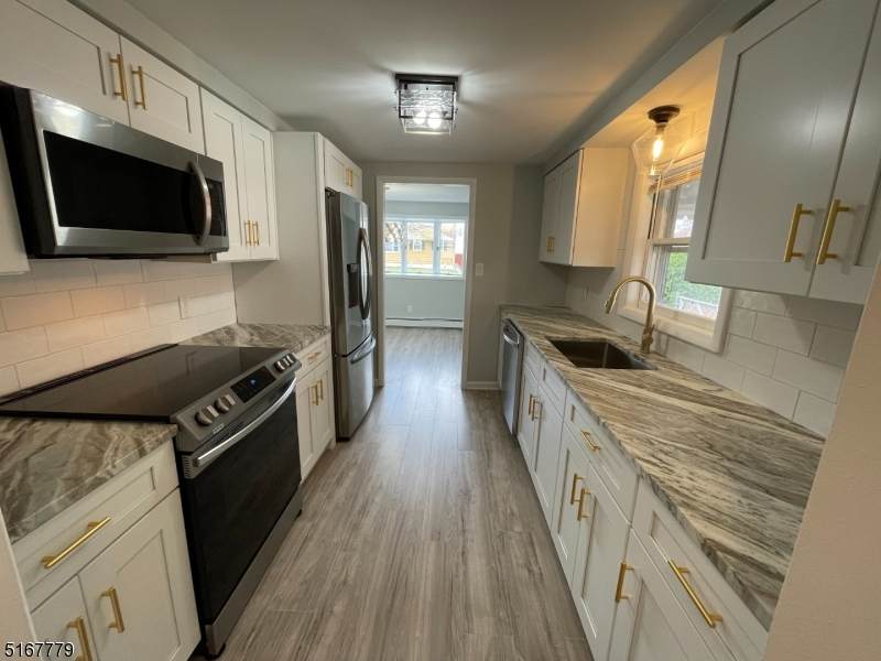 49 Eden Ave - Photo 1