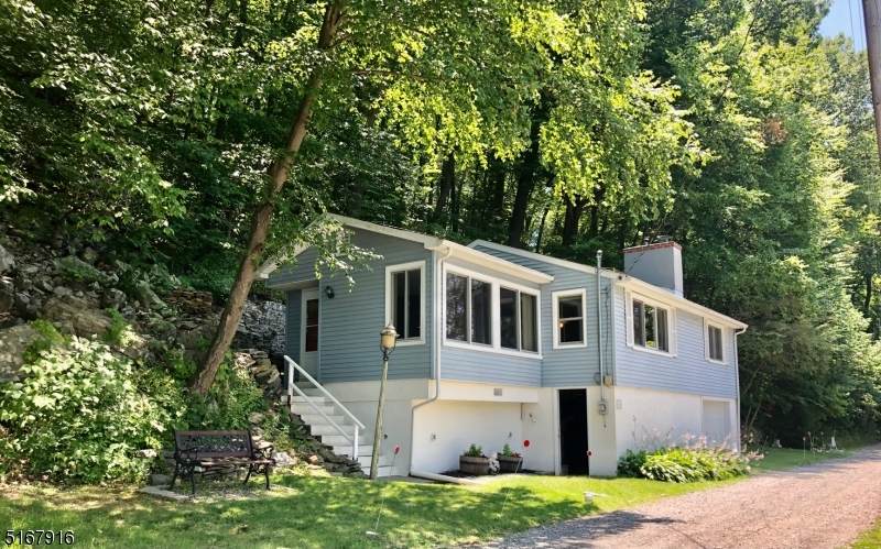 65 Lakeshore Drive Nw - Photo 1